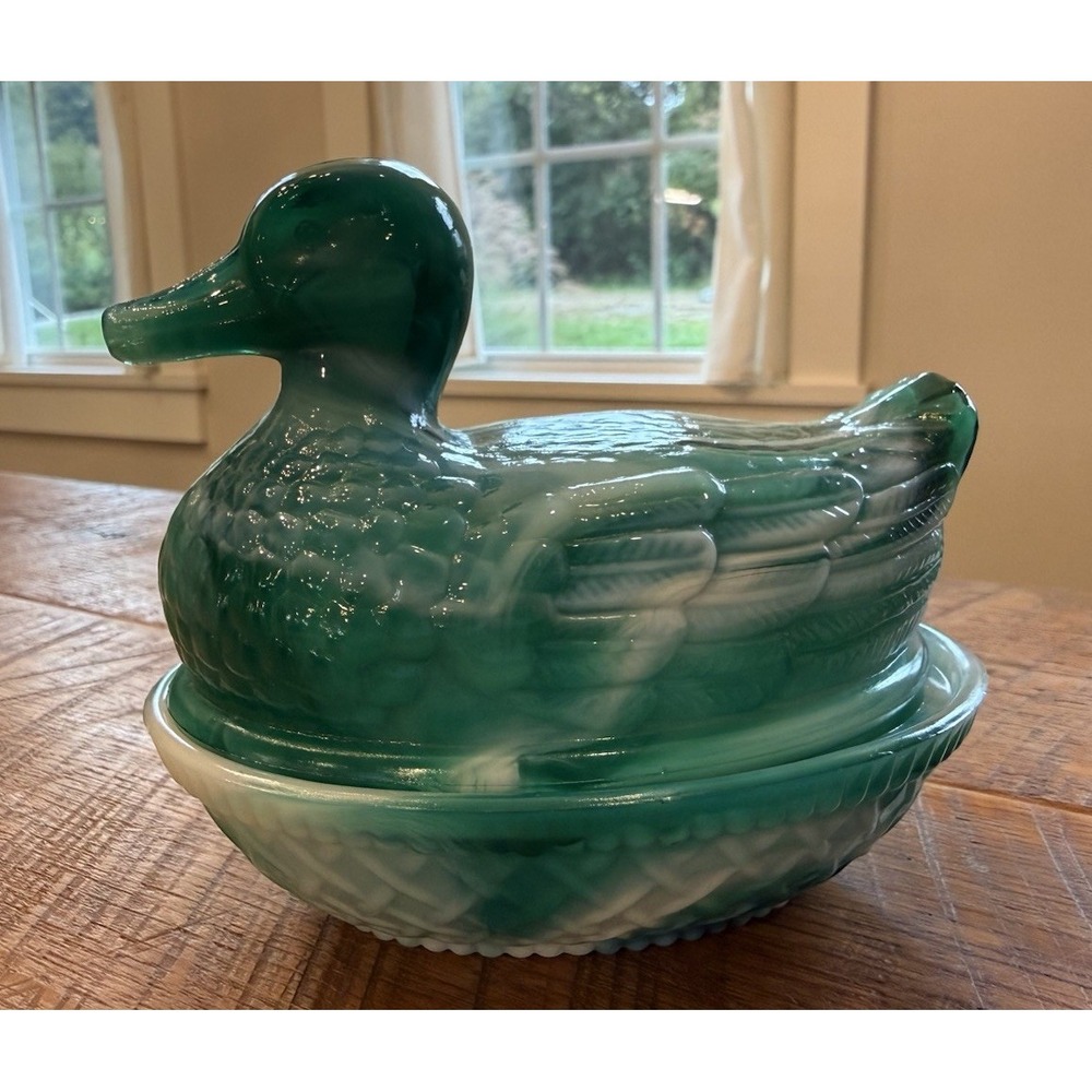 Imperial Duck on Nest Green Slag Glass Covered Dish Vintage RARE COLOR *CHIPPED*